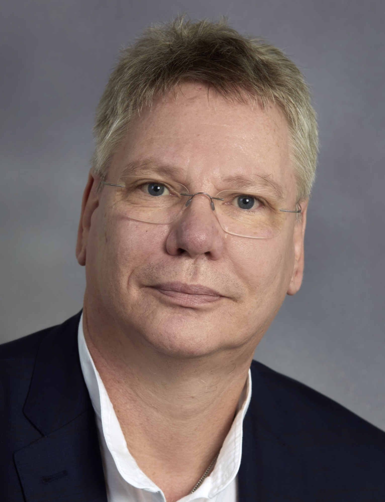 Dr. Ralf Korell